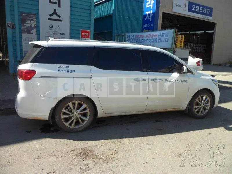 Photo 2 of 10: 2019 Kia Carnival, VIN KNAMC81ABKS559072 — Korean insurance auction