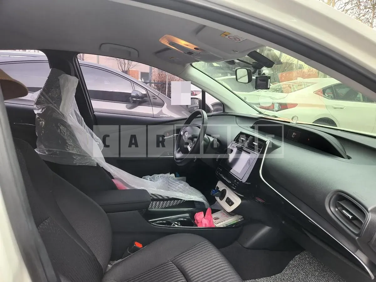 Photo 2 of 5: 2018 Toyota Prius, VIN JTDKBRFU6J3590710 — Korean insurance auction