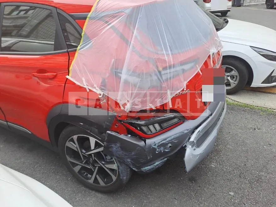 Photo 2 of 38: 2021 Hyundai Kona 1.6, VIN KMHK3813GNU841156 — Korean insurance auction