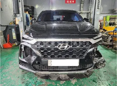 Photo 1 of 17: 2019 Hyundai Santa Fe, VIN KMHS281BDKU053705 — Korean insurance auction