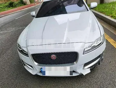Photo 1 of 8: 2017 Jaguar XF — Korean insurance auction