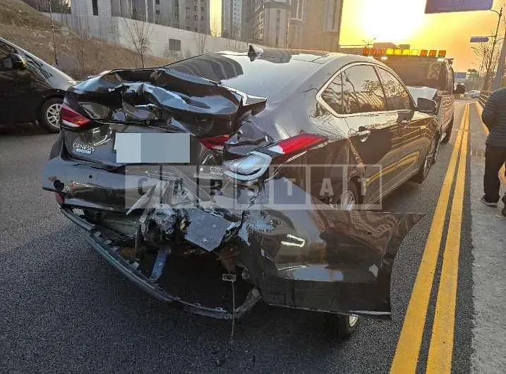 Photo 2 of 5: 2016 Genesis Dh — Korean insurance auction