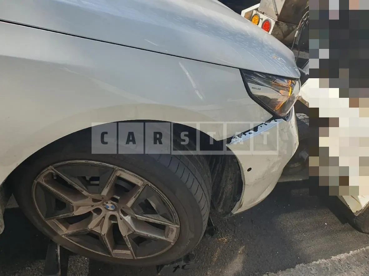 Photo 2 of 53: 2023 BMW 520i — Korean insurance auction