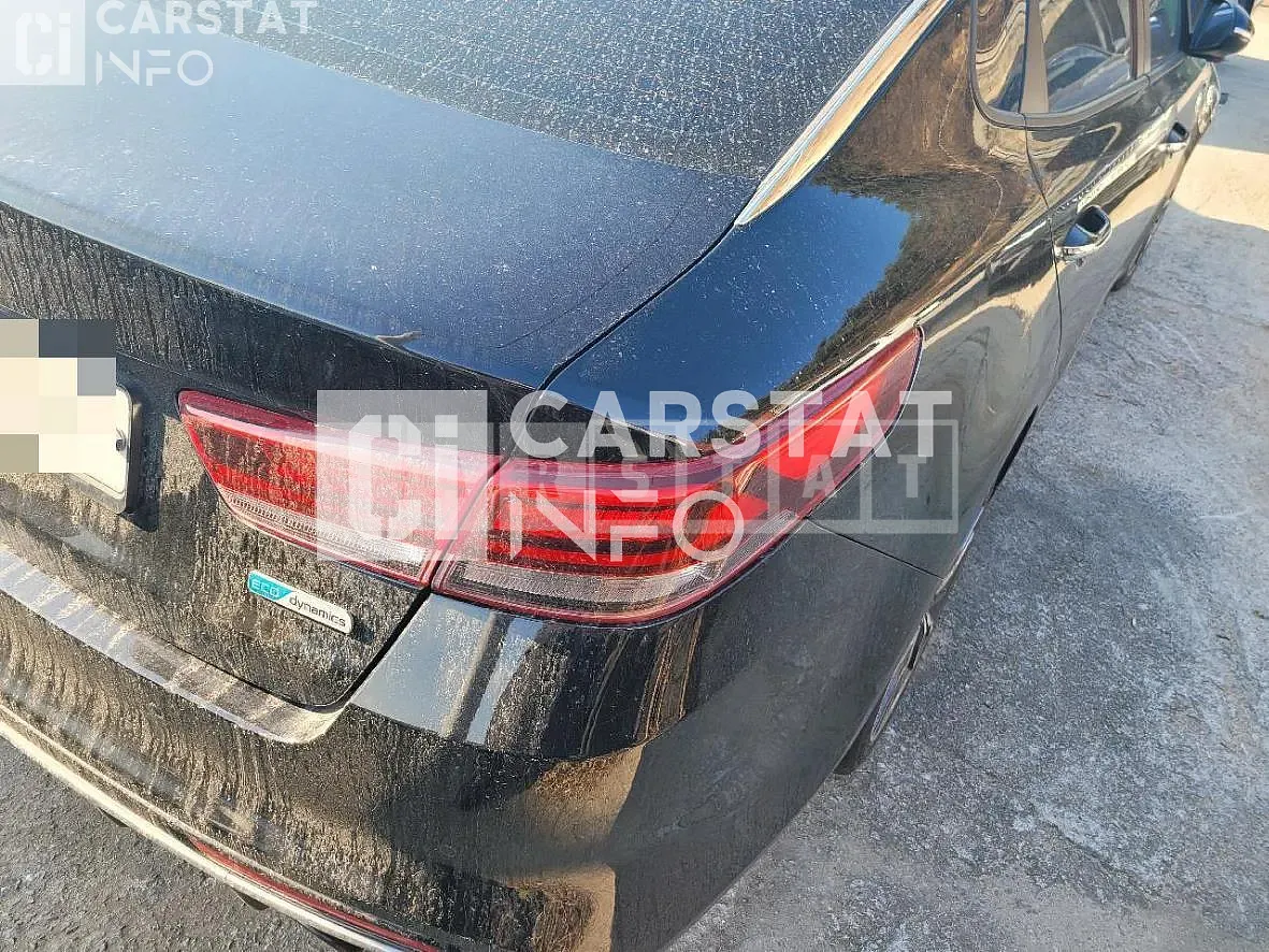 Photo 2 of 13: 2017 Kia K5, VIN KNAGX415GHA170830 — Korean insurance auction
