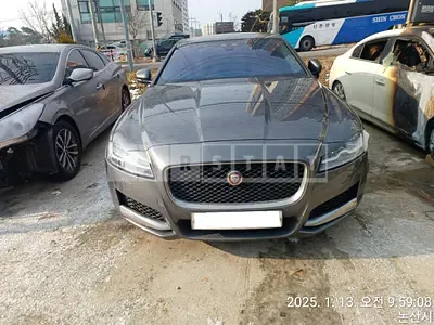 Photo 1 of 21: 2019 Jaguar XF 20d, VIN SAJBB4BN5KCY76732 — Korean insurance auction