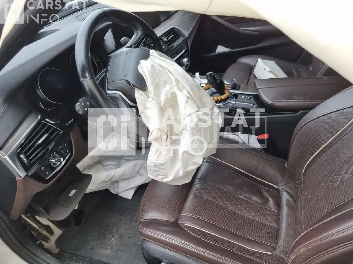 Photo 2 of 14: 2017 BMW 520d xDrive, VIN WBAJC510XJG860968 — Korean insurance auction