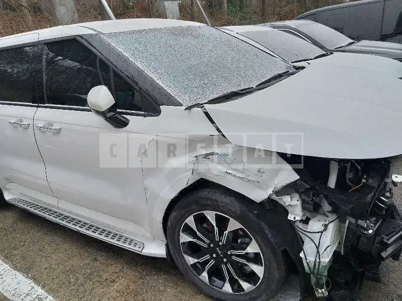 Photo 2 of 48: 2022 Kia Carnival, VIN KNANE81BBPS220161 — Korean insurance auction