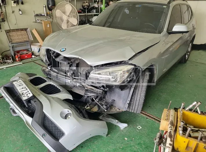 Photo 2 of 6: 2015 BMW X1 xDrive 20d, VIN WBAVP9107FVV49496 — Korean insurance auction