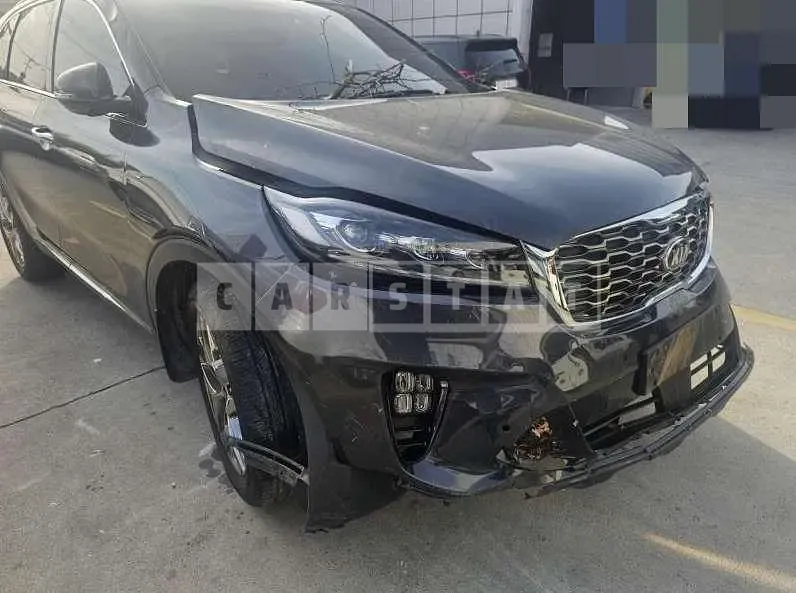 Photo 2 of 23: 2019 Kia Sorento, VIN KNAPH81ABLA617329 — Korean insurance auction