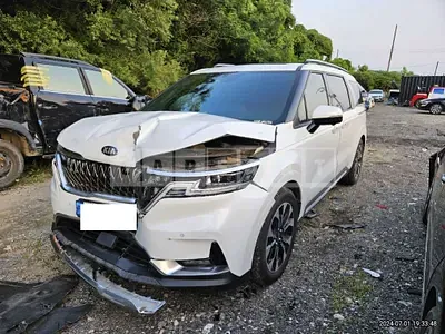 Photo 1 of 13: 2021 Kia Carnival — Korean insurance auction