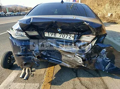 Photo 1 of 3: 2015 BMW 520d, VIN WBA5E5105FG057990 — Korean insurance auction