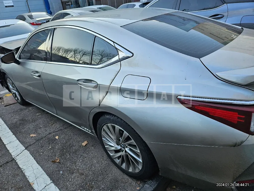 Photo 2 of 50: 2019 Lexus ES300h, VIN JTHB21B16K2059512 — Korean insurance auction