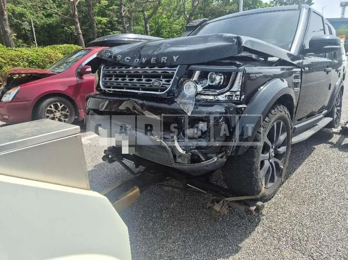 Photo 2 of 6: 2016 Land Rover Discovery 4 3.0d — Korean insurance auction