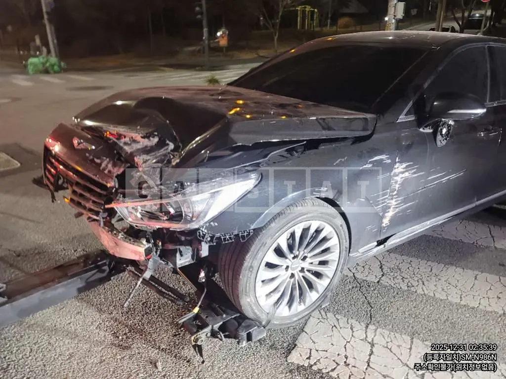 Photo 2 of 24: 2018 Genesis EQ900 — Korean insurance auction