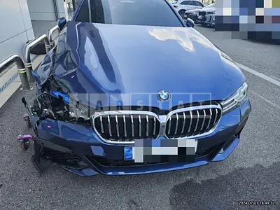 Photo 1 of 25: 2021 BMW 530e — Korean insurance auction