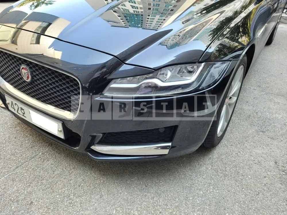 Photo 2 of 32: 2019 Jaguar XF 25T, VIN SAJBB4BX6KCY82234 — Korean insurance auction