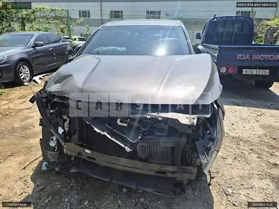 Photo 1 of 32: 2018 Hyundai Santa Fe, VIN KMHS281BBKU019273 — Korean insurance auction