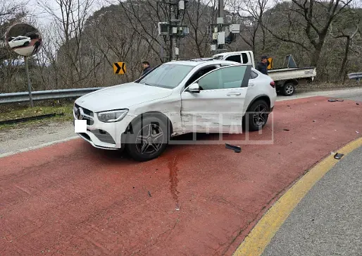 Photo 2 of 16: 2023 Mercedes-Benz GLC300 4Matic Coupe, VIN W1N0J8EB5PG146569 — Korean insurance auction