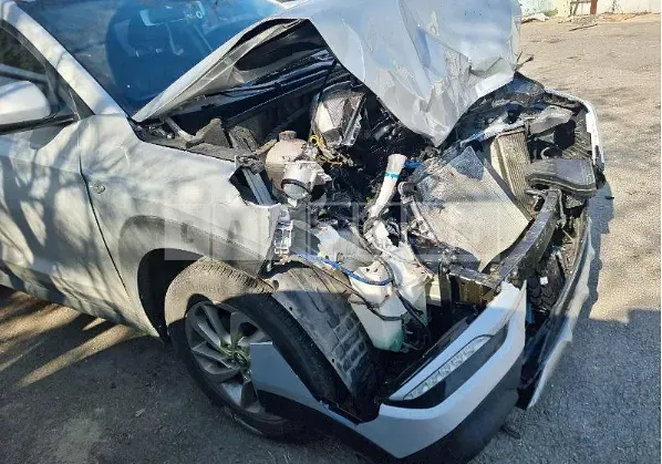 Photo 2 of 10: 2018 Hyundai Tucson, VIN KMHJ2815GJU570971 — Korean insurance auction