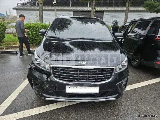 Photo 2 of 16: 2020 Kia Carnival, VIN KNAMC81ABLS648927 — Korean insurance auction