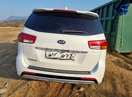 Photo 2 of 18: 2016 Kia Carnival, VIN KNAME81ABGS154446 — Korean insurance auction