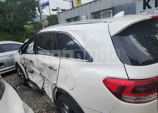 Photo 2 of 5: 2016 Kia Sorento, VIN KNAPK81ABGA206771 — Korean insurance auction