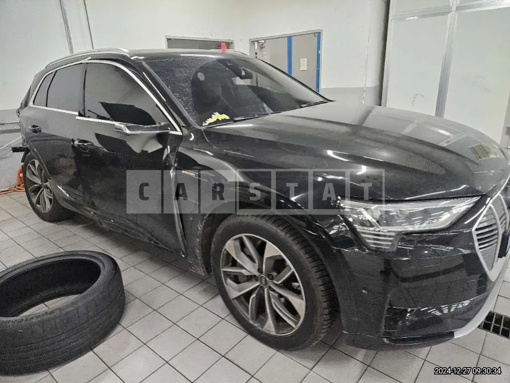 Photo 2 of 31: 2022 Audi e-tron 55 Four — Korean insurance auction