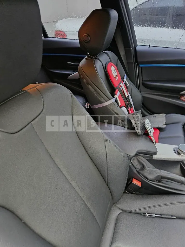 Photo 2 of 9: 2018 BMW 320i, VIN WBA8A9109JAH11503 — Korean insurance auction