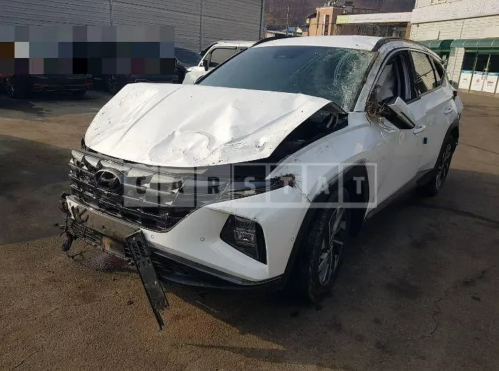 Photo 2 of 39: 2021 Hyundai Tucson Hybrid, VIN KMHJE811BMU009800 — Korean insurance auction