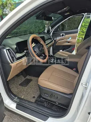 Photo 2 of 22: 2024 Kia Sorento — Korean insurance auction