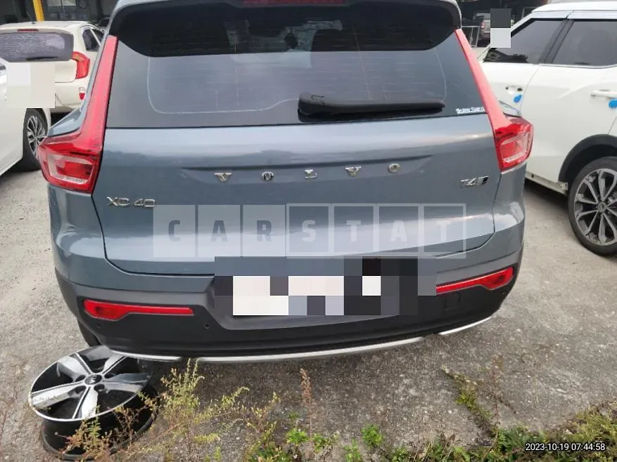Photo 2 of 16: 2019 Volvo XC40T4 AWD — Korean insurance auction