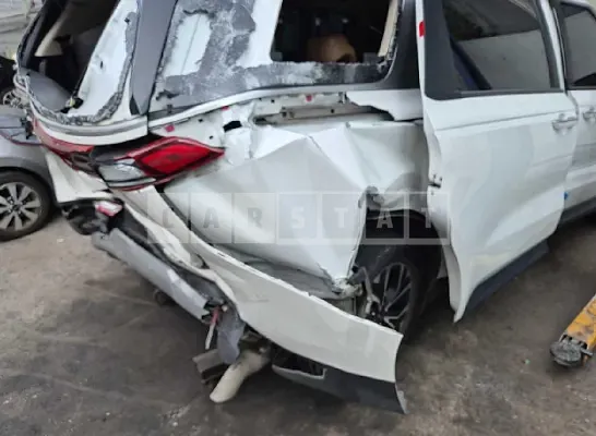 Photo 2 of 24: 2023 Kia Carnival — Korean insurance auction