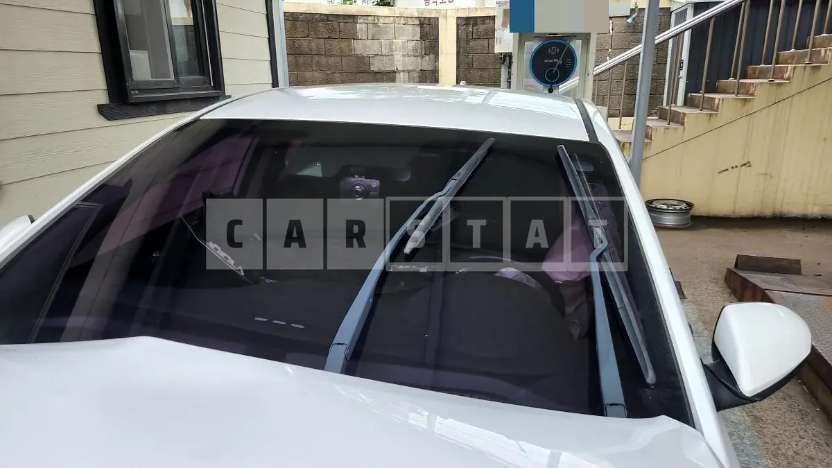 Photo 2 of 5: 2016 Hyundai IONIQ Electric Motors, VIN KMHC051HFHU002633 — Korean insurance auction