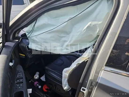 Photo 2 of 21: 2019 Hyundai Santa Fe, VIN KMHS281BBKU005786 — Korean insurance auction