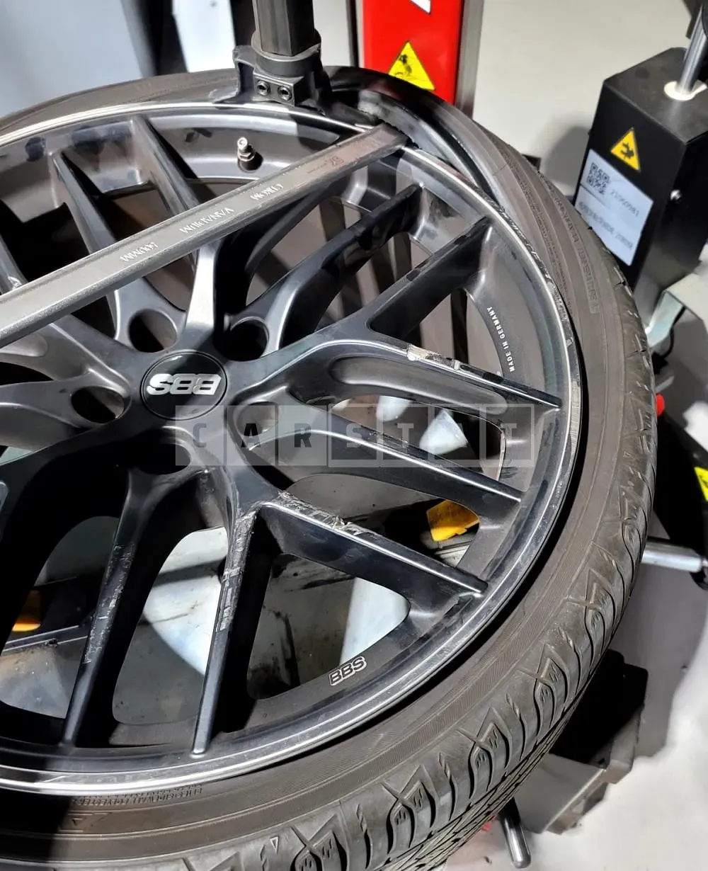 Photo 2 of 2: 2021 BMW Wheel 320i Wheel, VIN WBA5X5107MFL53977 — Korean insurance auction