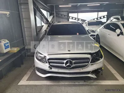 Photo 1 of 30: 2018 Mercedes-Benz E220d, VIN WDDZF0EB3JA347534 — Korean insurance auction