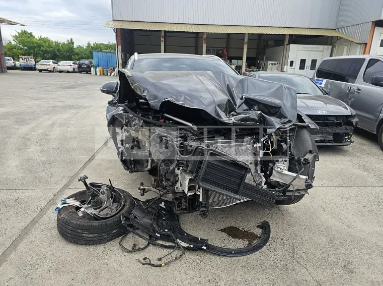 Photo 2 of 14: 2023 Genesis GV70 2.5T — Korean insurance auction