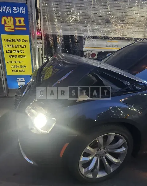 Photo 3 of 3: 2015 Mercedes-Benz Chrysler 300C, VIN 2C3CCACG4FH876985 — Korean insurance auction