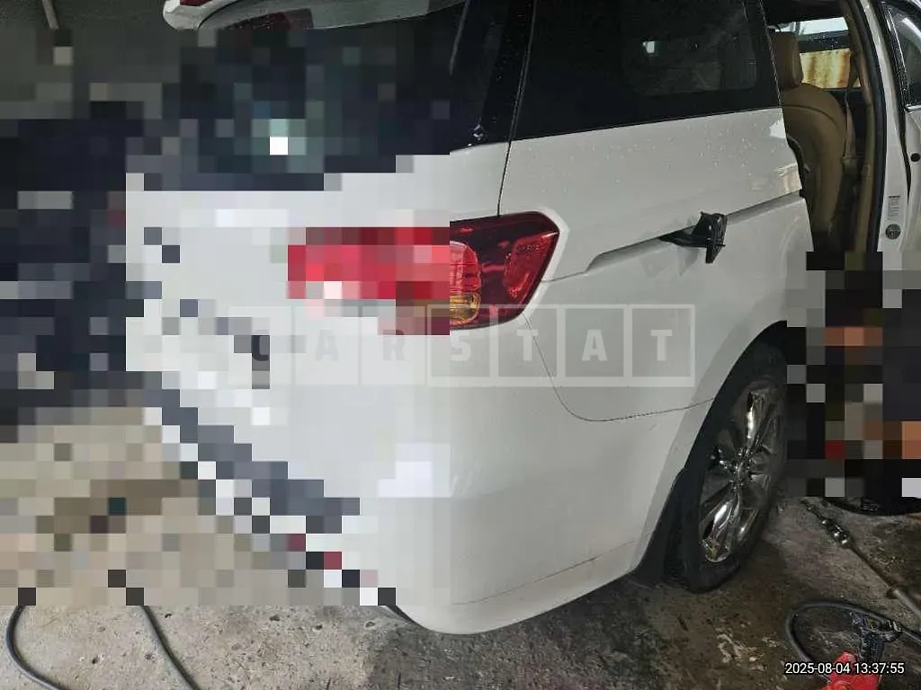 Photo 3 of 3: 2018 Kia (parts) Carnival Wheel — Korean insurance auction