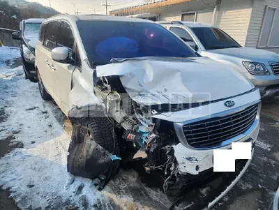 Photo 1 of 11: 2016 Kia Carnival — Korean insurance auction