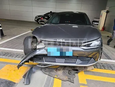 Photo 1 of 31: 2022 Kia EV6 — Korean insurance auction