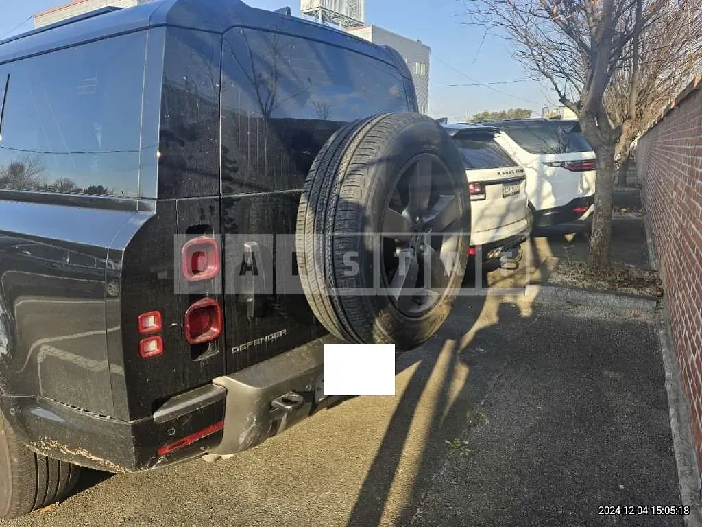 Photo 2 of 22: 2024 Land Rover Defender 130 D300 — Korean insurance auction