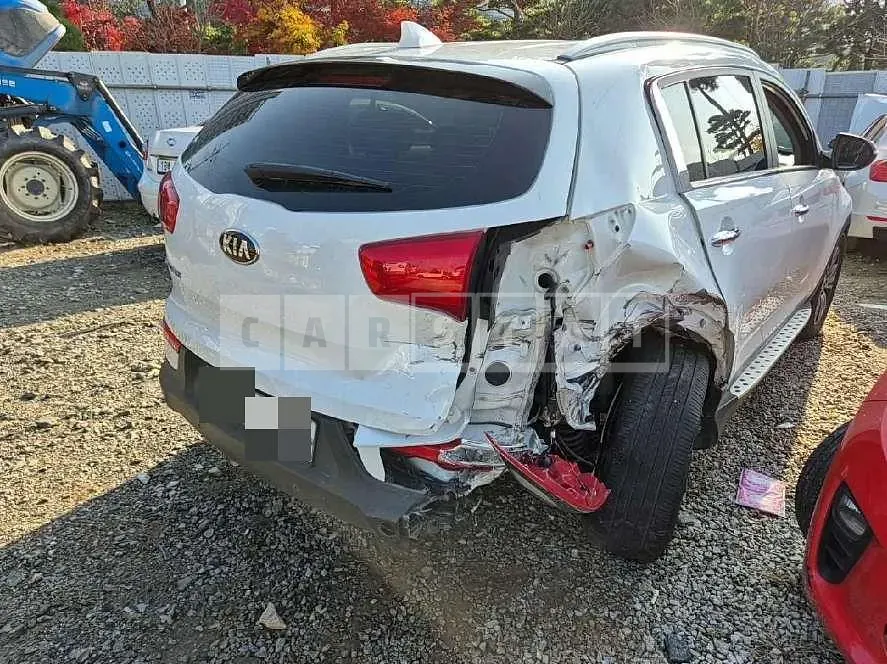 Photo 2 of 12: 2014 Kia Sportage R — Korean insurance auction