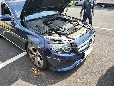 Photo 1 of 10: 2018 Mercedes-Benz E200, VIN WDDZF4CB9JA383285 — Korean insurance auction