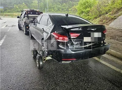 Photo 1 of 6: 2015 Genesis 3.3 — Korean insurance auction