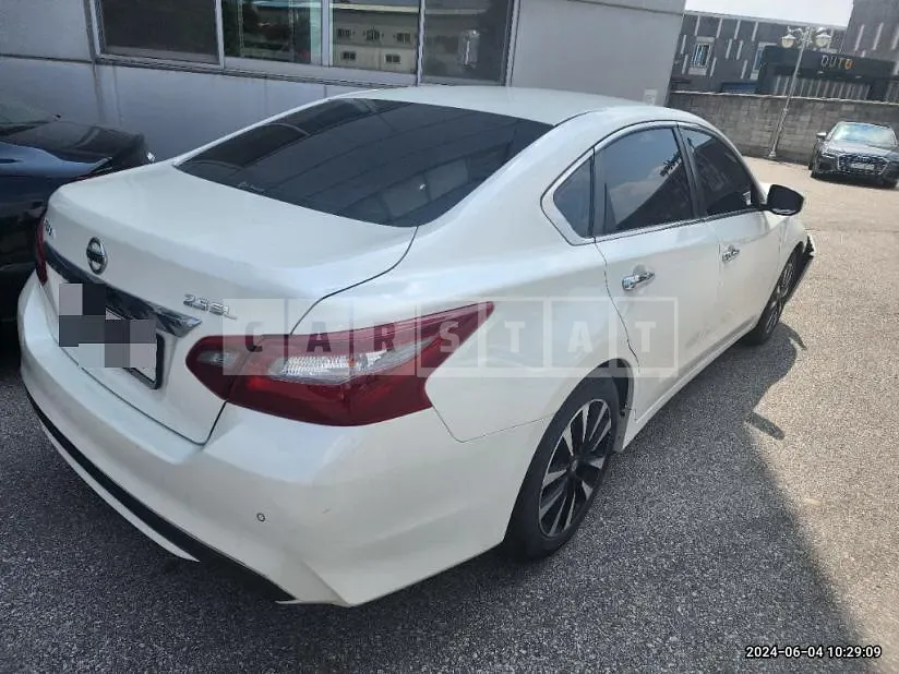 Photo 2 of 13: 2018 Nissan Altima 2.5 — Korean insurance auction