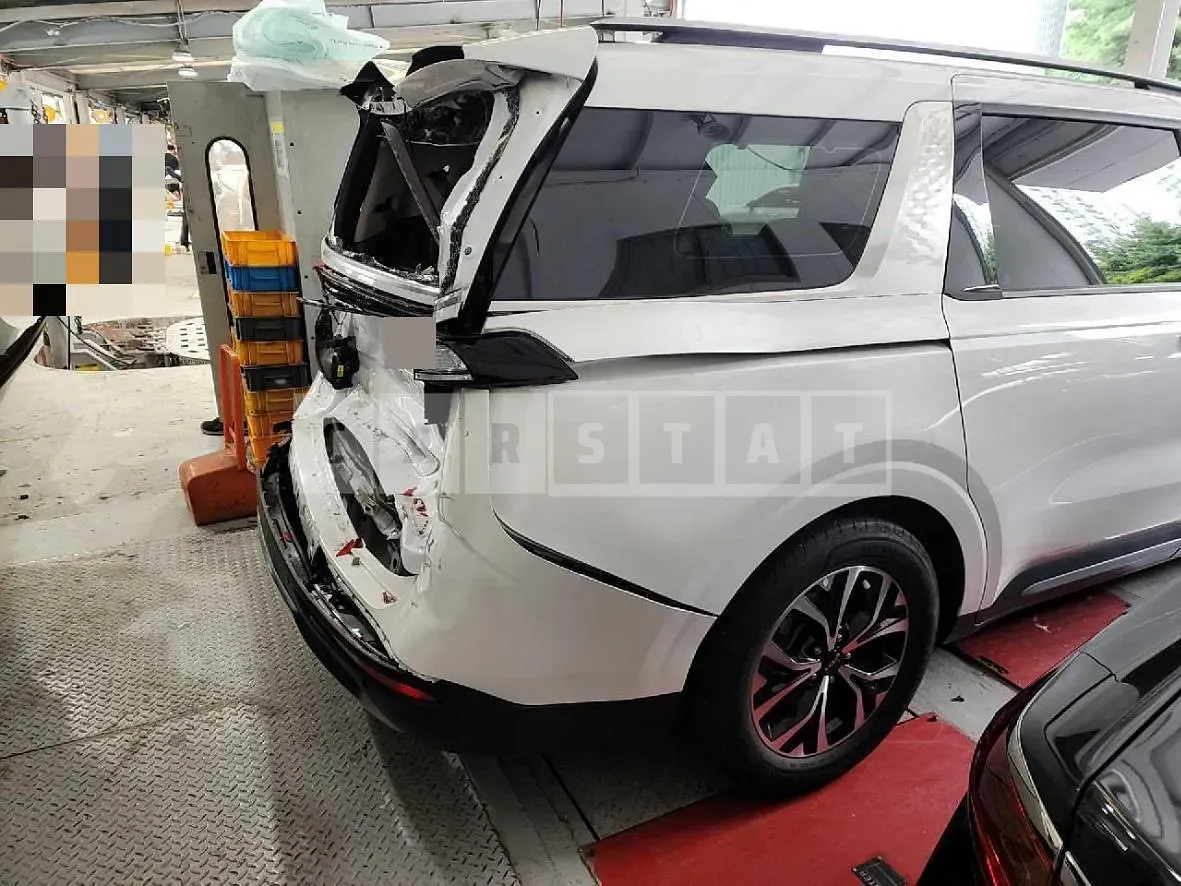 Photo 2 of 15: 2022 Kia Carnivals, VIN KNANC81BBPS212439 — Korean insurance auction