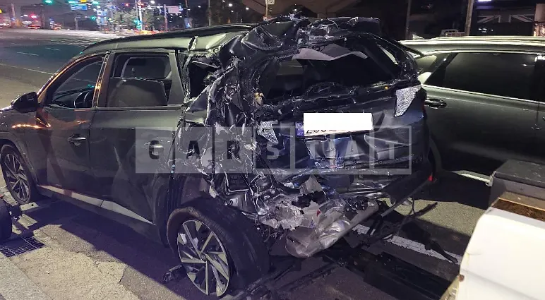 Photo 2 of 10: 2021 Hyundai Tucson, VIN KMHJC81BGMU045985 — Korean insurance auction
