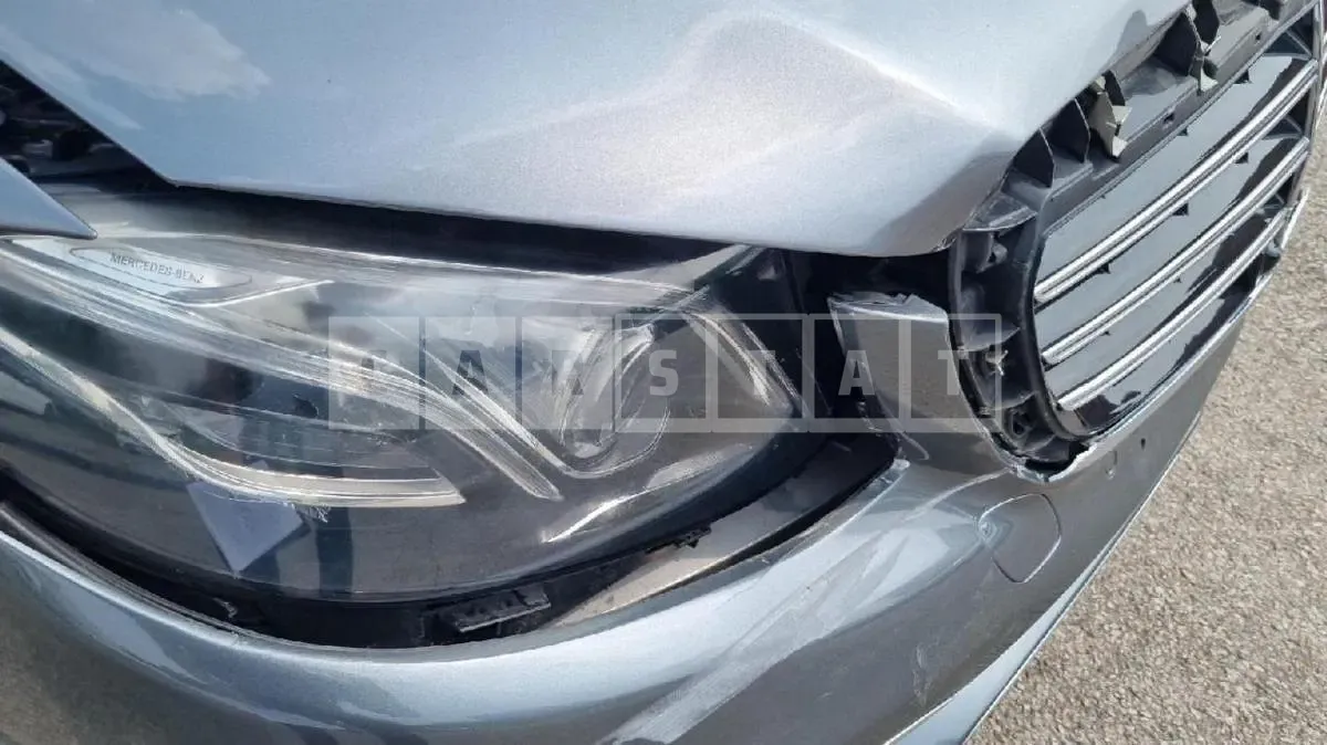 Photo 2 of 30: 2018 Mercedes-Benz E300 — Korean insurance auction