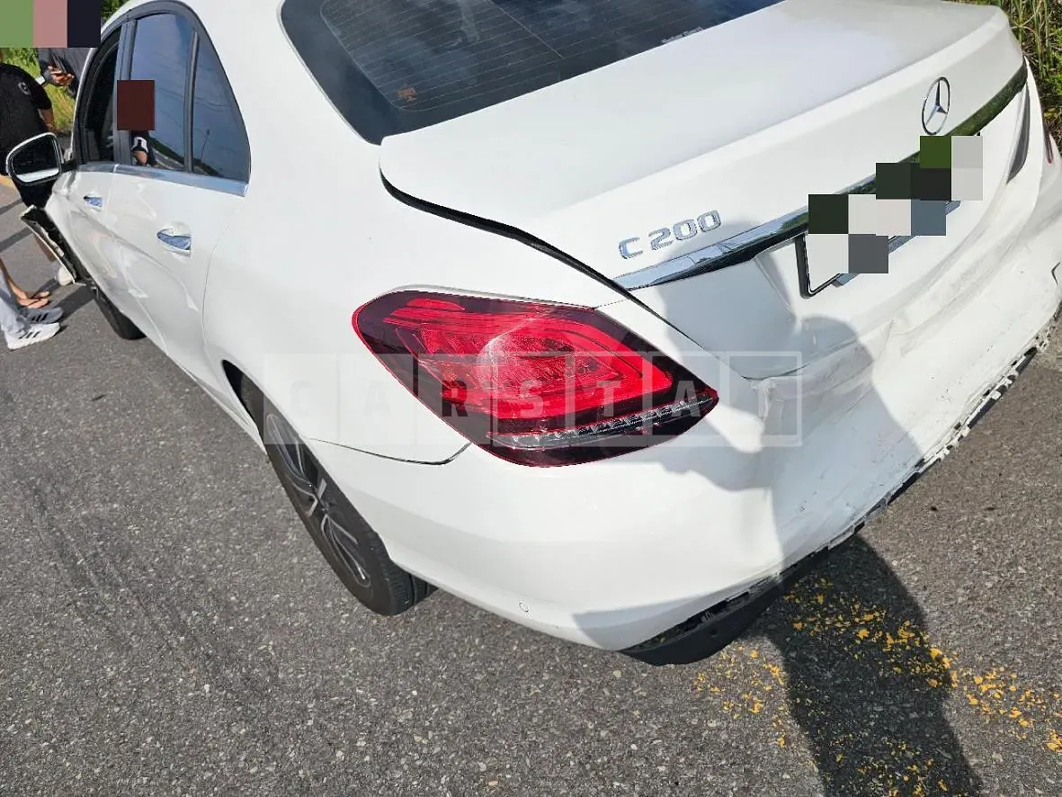 Photo 2 of 34: 2020 Mercedes-Benz C200 — Korean insurance auction